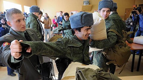 Призывников зовут в контрактники